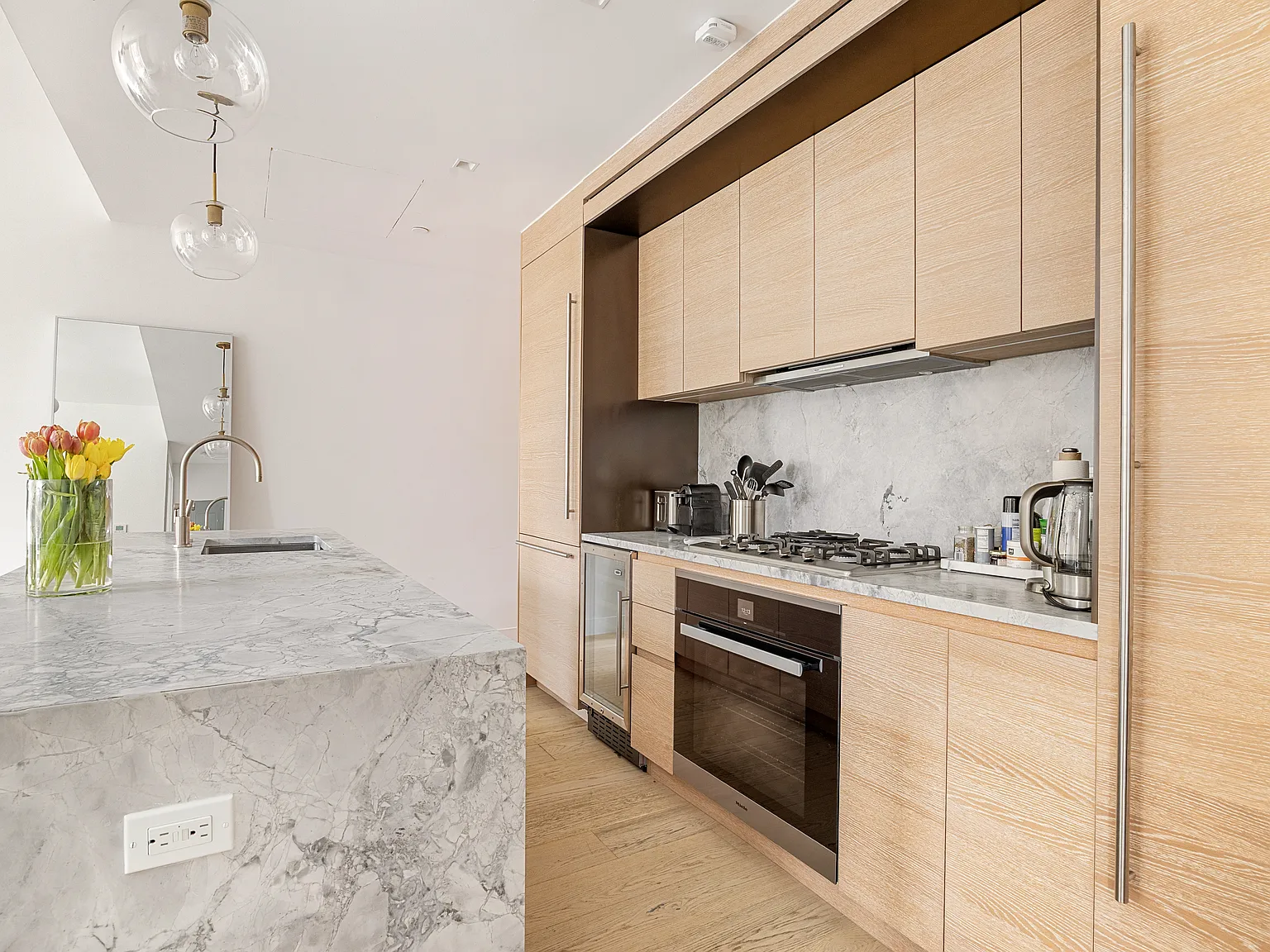 215 West 28th Street — Photo 3