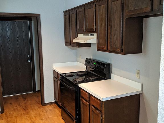 4th image of 1325 Pennington Ave