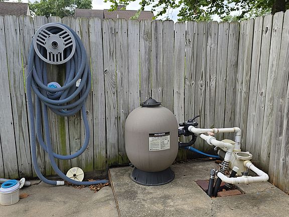 5th image of 2509 Country Club Dr
