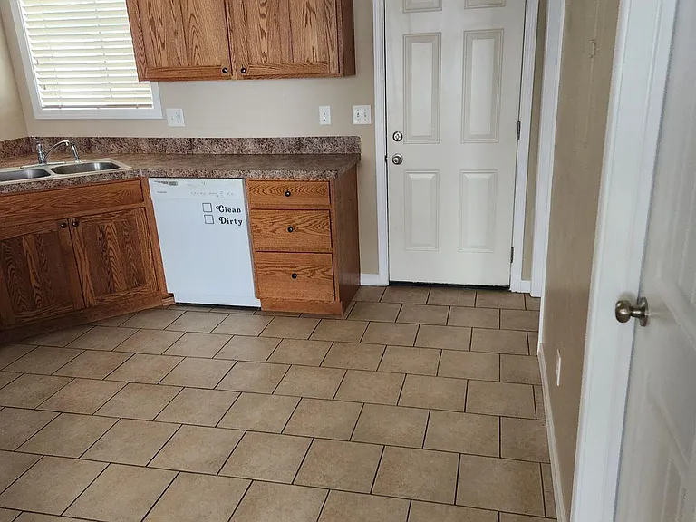 164 Saint Clair Rd — Photo 5