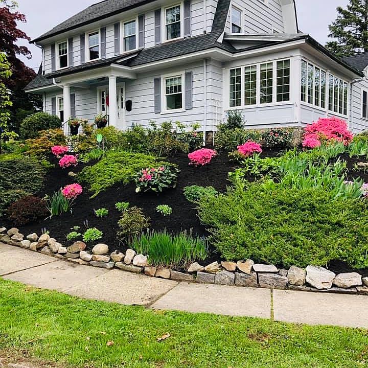 2nd image of 2 Storer Ave