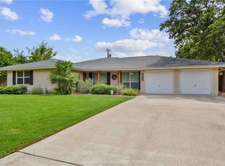 4212 Maywood Dr, Bryan, TX 77801