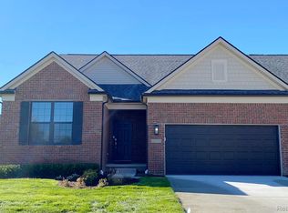 55798 Oak Pointe Dr, Shelby Township, MI 48315