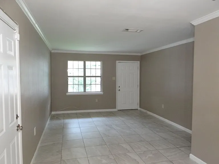 1136 Boreas Dr — Photo 2