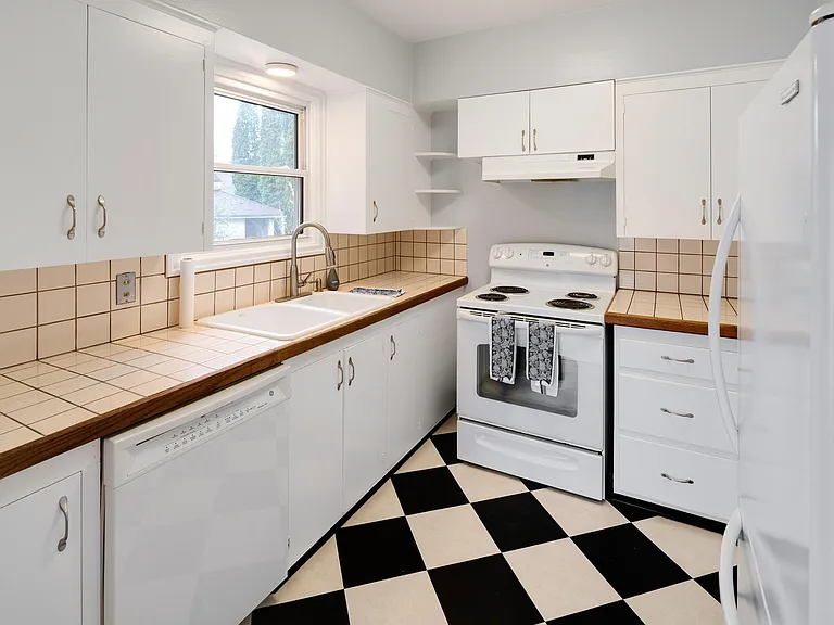 1406 NE 6th Ave — Photo 8