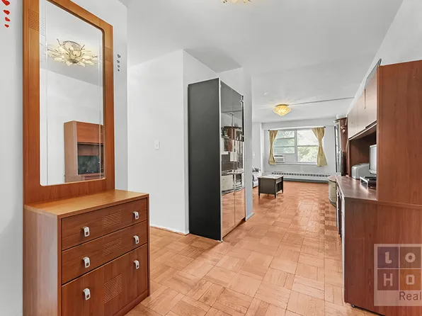 575 Grand Street image 7 of 23