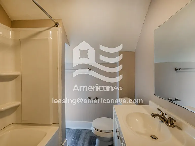 1194800_011_wm_-_main_bathroom_13500872.jpg