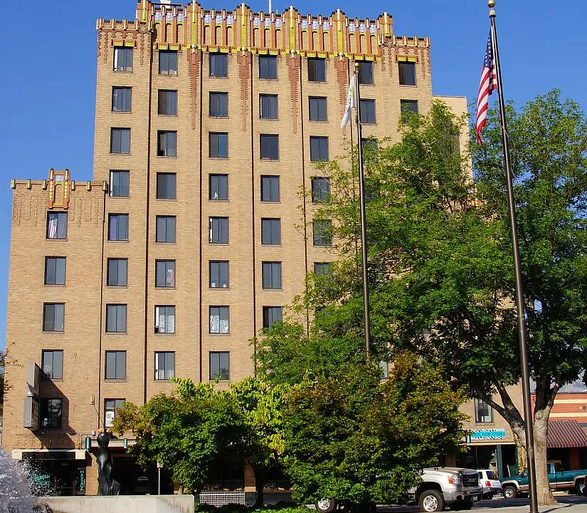Cascadian Apartments