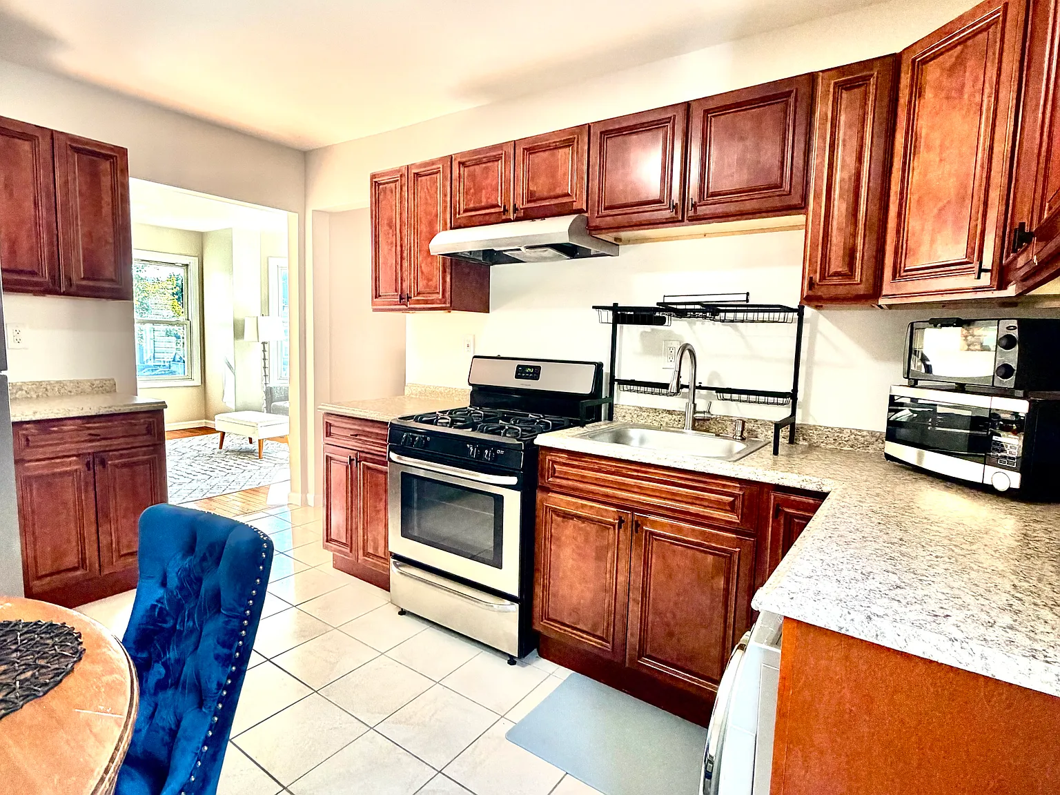 2 bed, 950 sqft, $3,100 — Photo 4