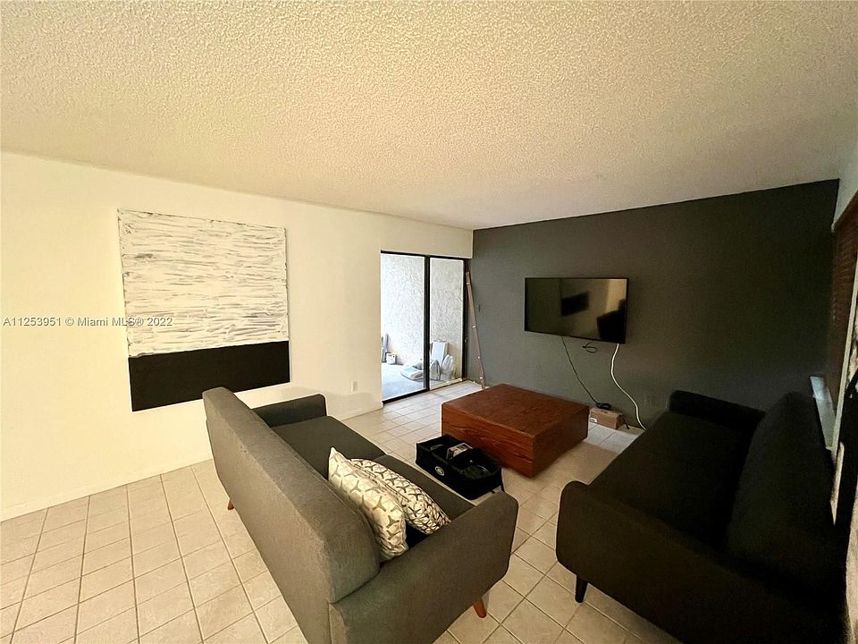 1st image of 5020 SW 40th Ave