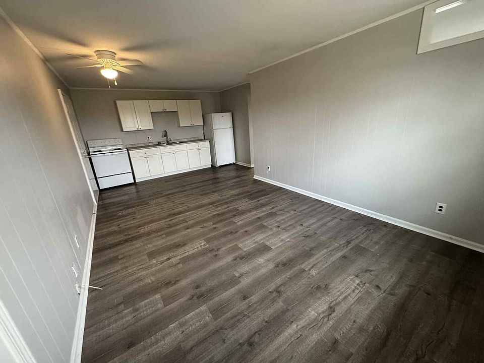 1st image of 1608 College Farm Rd #7E