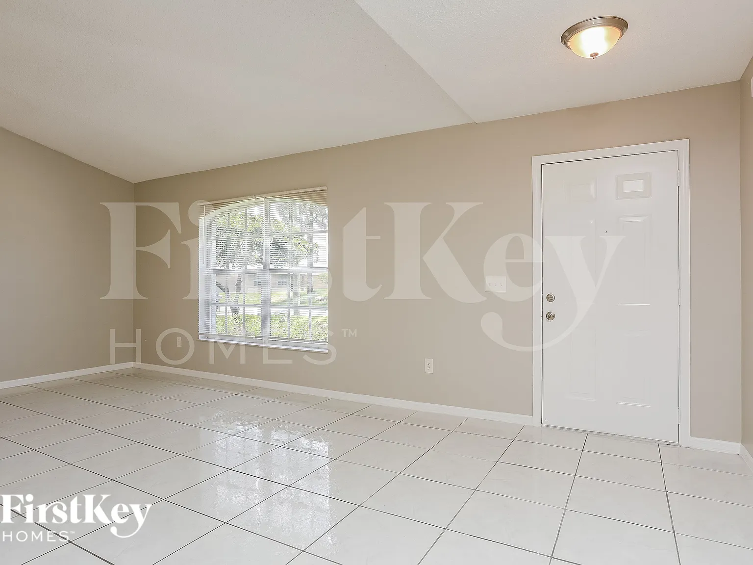 3 bed, 2.0 bath, 1483 sqft, $2,365 — Photo 4