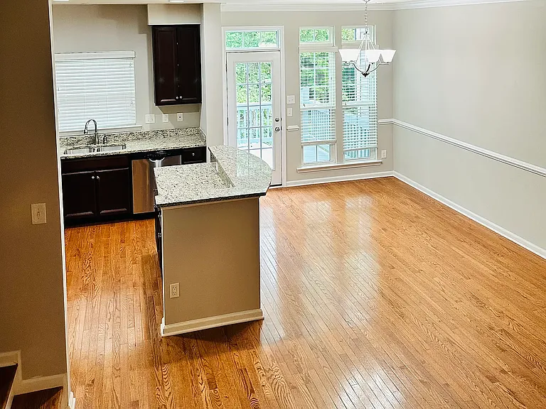 529 Creekwillow Dr — Photo 3