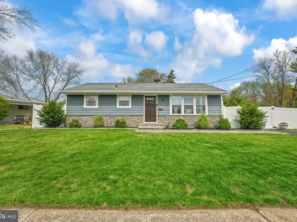 16 Century Way, Hamilton, NJ 08690