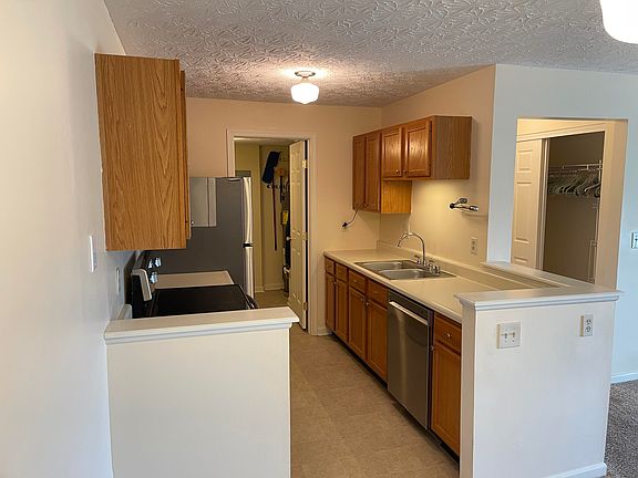 5th image of 145 Dale Hollow Dr APT 8