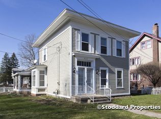 423 Howard St SE, Lowell, MI 49331