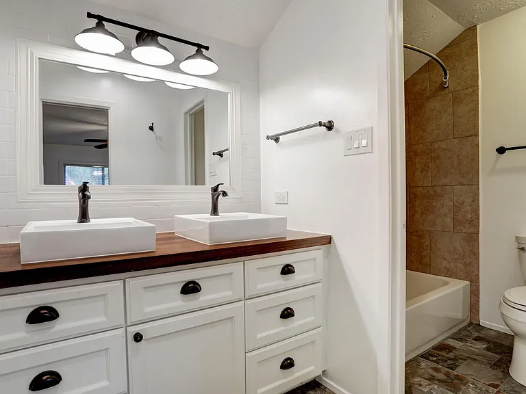 121 Misty Brook Ln — Photo 21