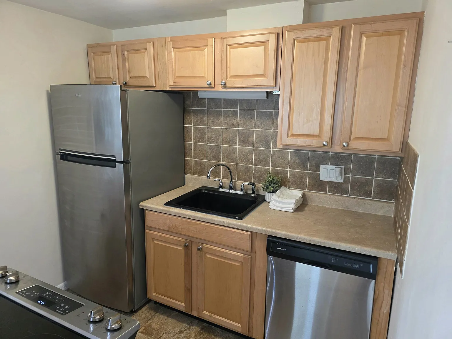 2 bed, 800 sqft, $2,340 — Photo 4