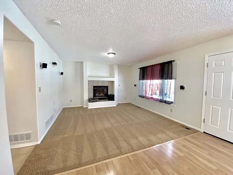 8065 Vectra Dr — Photo 6
