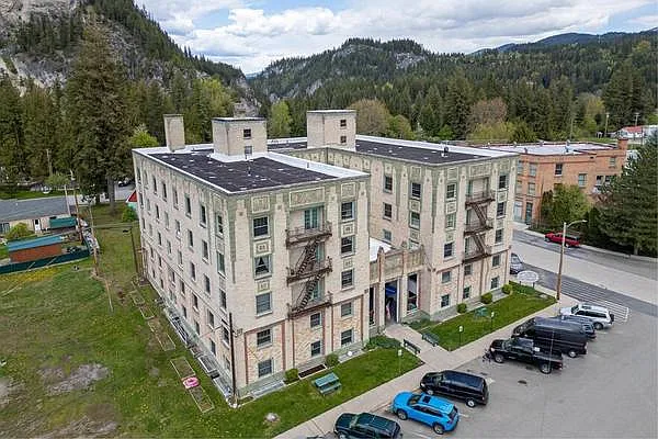 Pend Oreille Apartments — Photo 8
