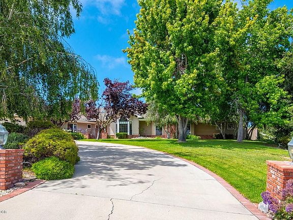 3rd image of 332 Falcon Crest Dr