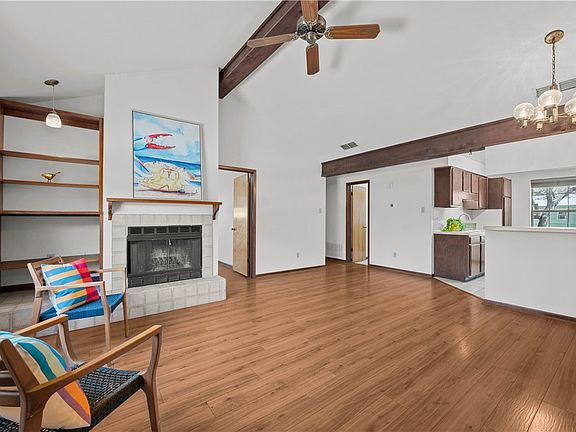 3rd image of 606 N 7th St