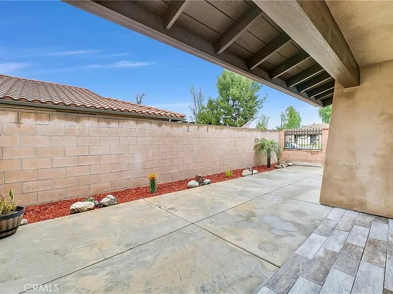 2644 Sycamore Dr — Photo 6