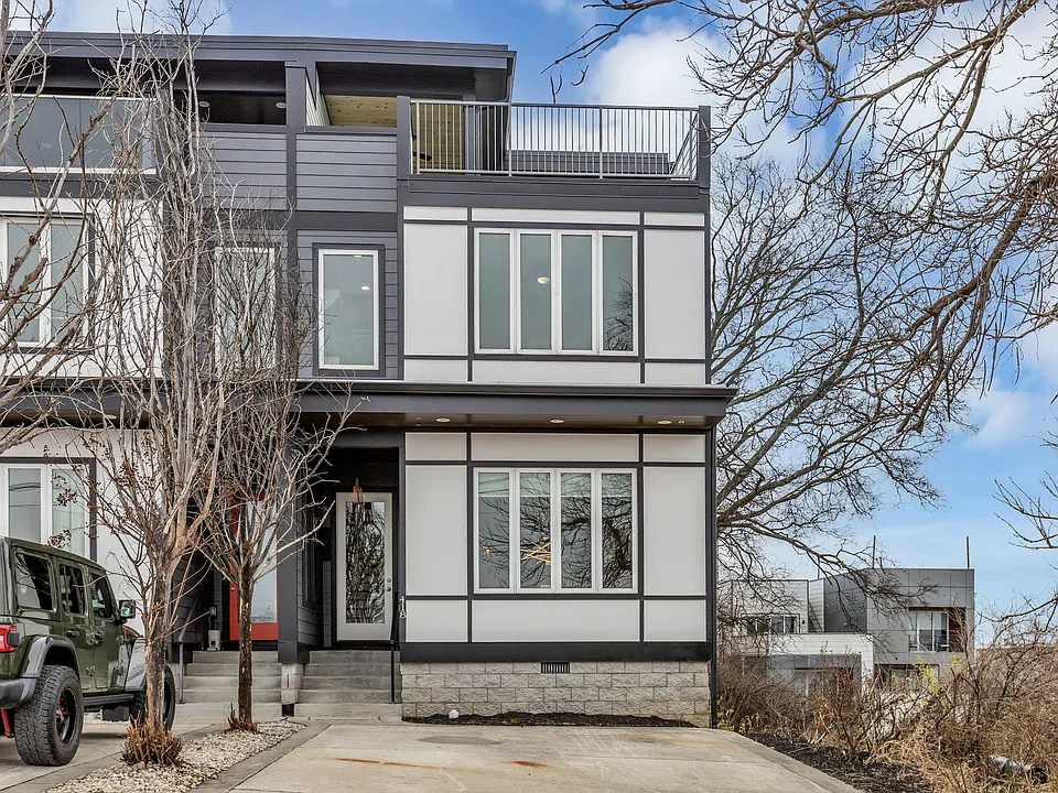 418A 37th Ave N