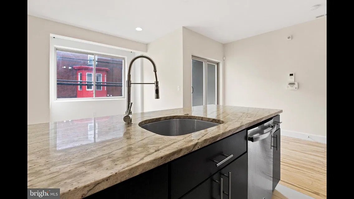 902 N 16th St — Photo 3