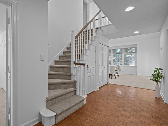 4th image of 444 Crossvine Close