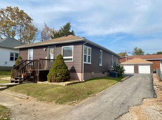 1913 E Oak St, West Frankfort, IL 62896