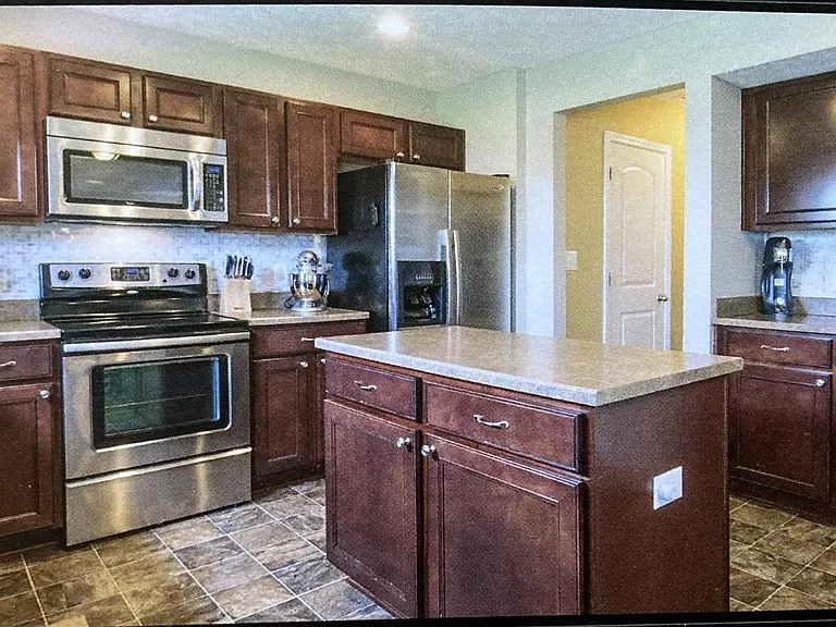 205 S Rockwood Crescent Ct — Photo 3