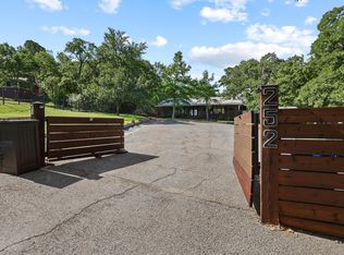 252 Hacienda Dr, Pottsboro, TX 75076