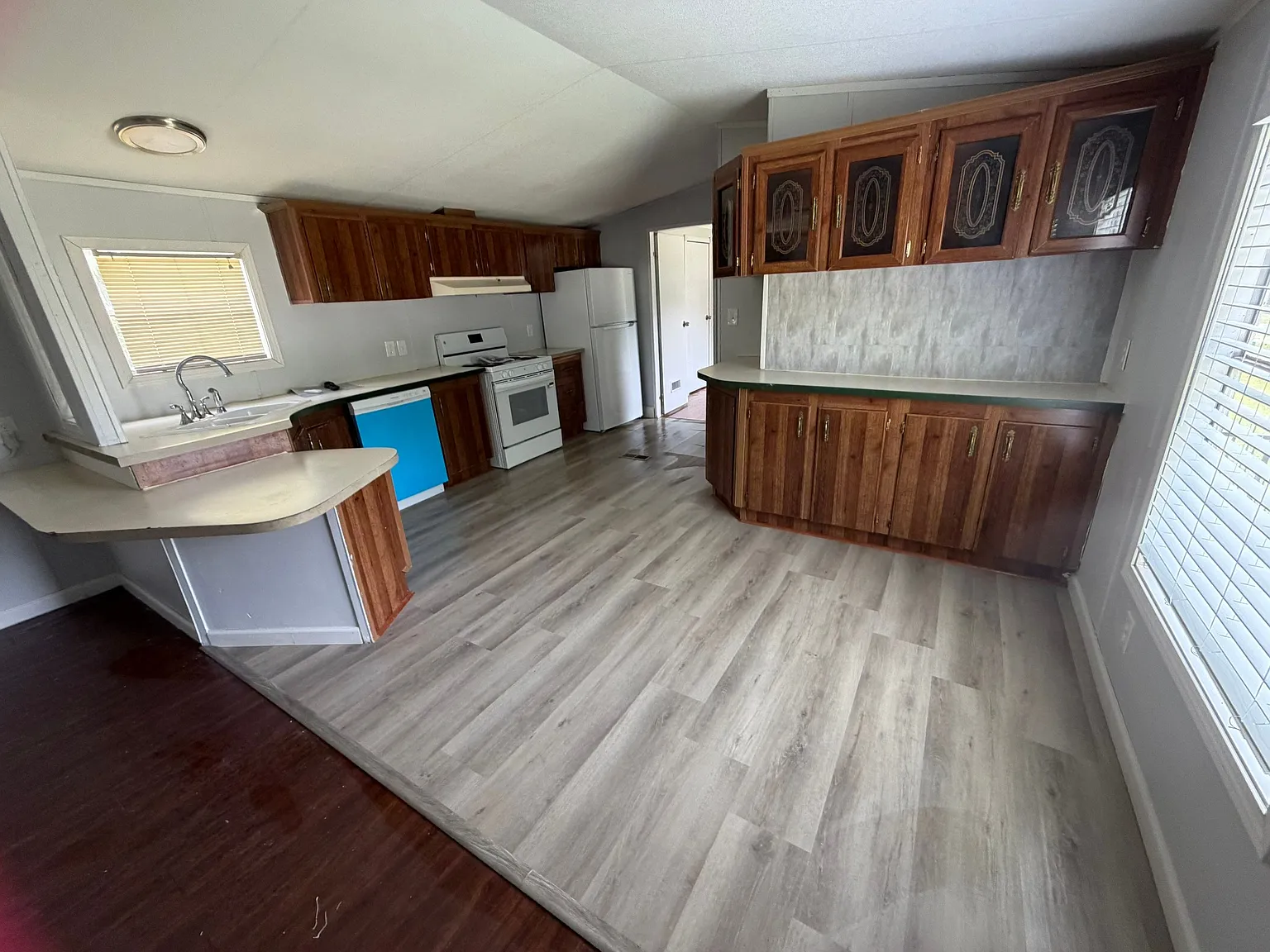 3 bed, $880 — Photo 4