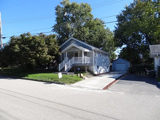 9416 Edmund Dr photo 1