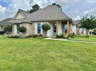 12431 Three Lakes Dr, Walker, LA 70785