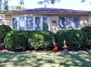 6132 Elm St, Morton Grove, IL 60053