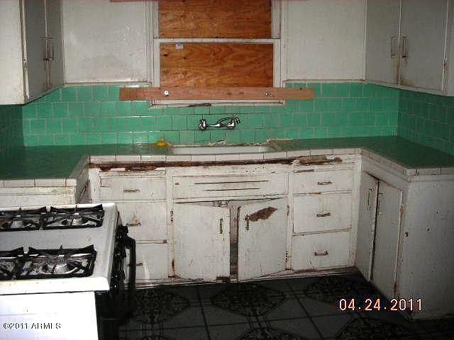 2nd image of 2644 W San Miguel Ave