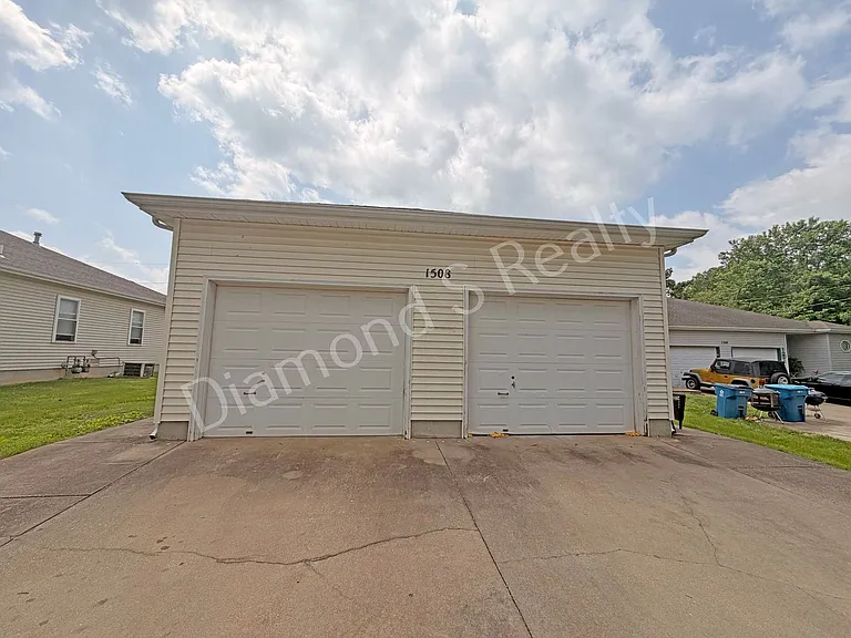 1508 W Rainey Duplex — Photo 2
