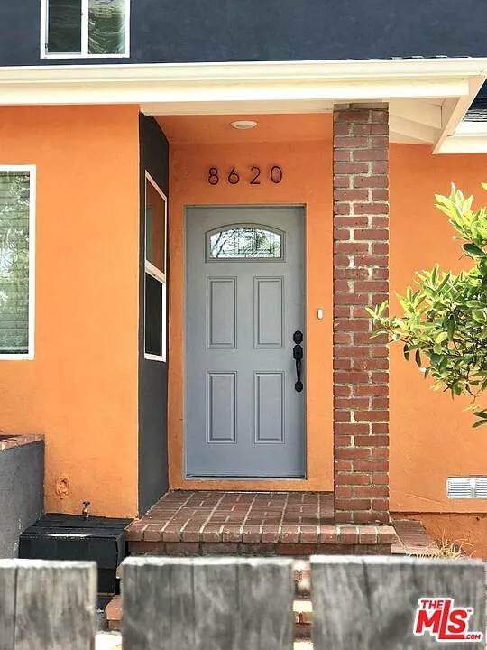 3 bed, 2.5 bath, 1700 sqft, $5,750 — Photo 2