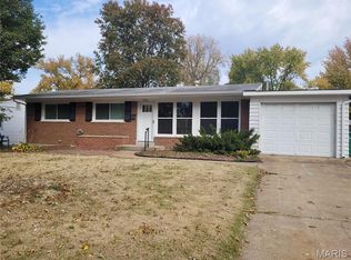 380 Saint Eugene Ln, Florissant, MO 63033