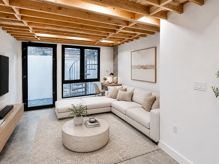 27 Montrose Ave #11 — Photo 10