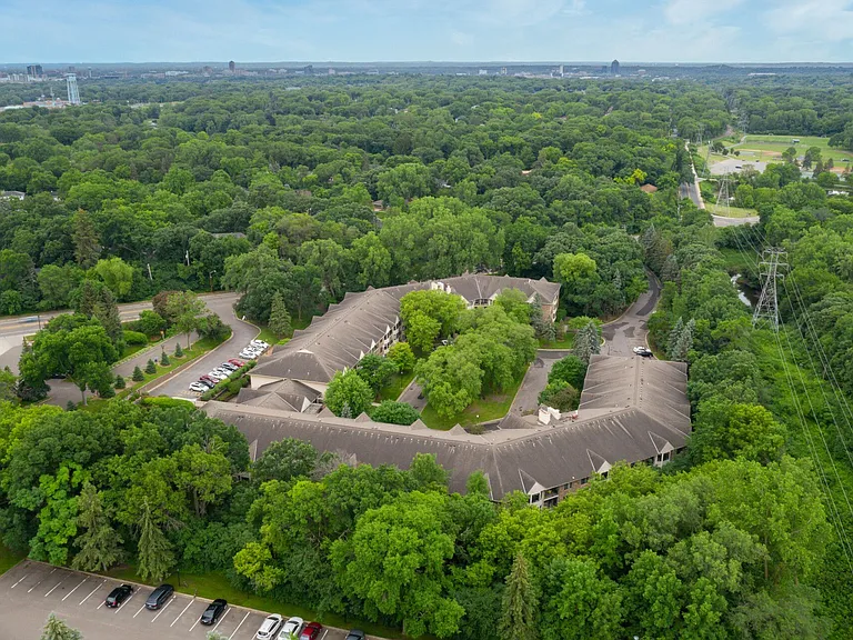 Vernon Oaks Apartments — Photo 6