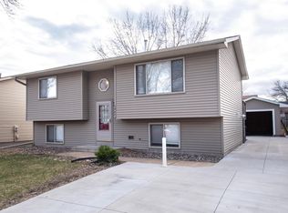 10470 Palm St NW, Coon Rapids, MN 55433