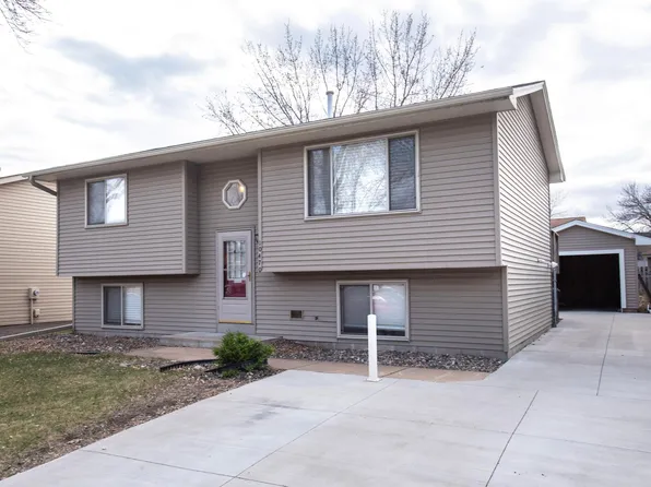 10470 Palm St NW, Coon Rapids, MN 55433