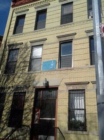 1st image of 365 Marion St