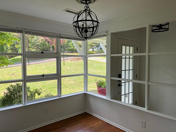3rd image of 4912 Summit Cir