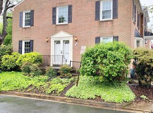 1333 Chetworth Ct, Alexandria, VA 22314