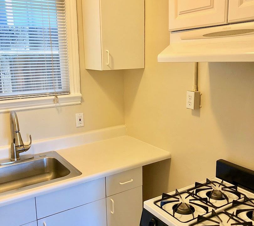 1st image of 16 Hobart Ave APT 2