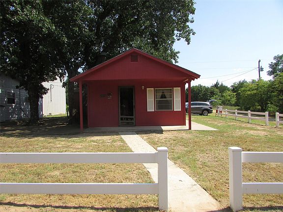 3rd image of 5112 Oakwood Dr